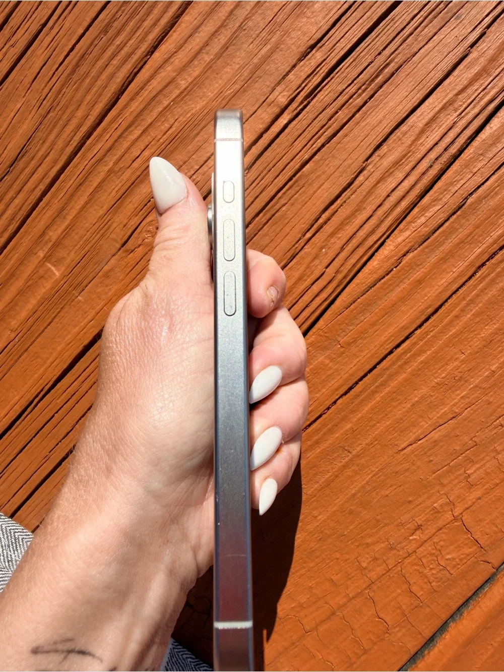 Apple iPhone 15 Pro 1TB White Titanium AT&T Locked Works perfect